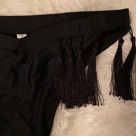 ❤️ LAST ONE! Black Off Shoulder Tassel Bikini Set - Picture 8 of 11